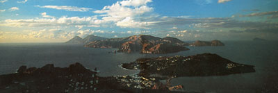 Vulcano vista da Lipari
